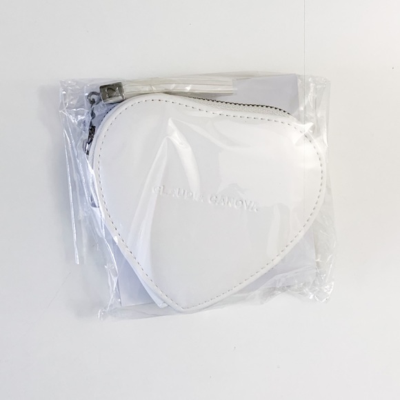 Heart Shaped Coin Purse in White - Picture 5 of 7